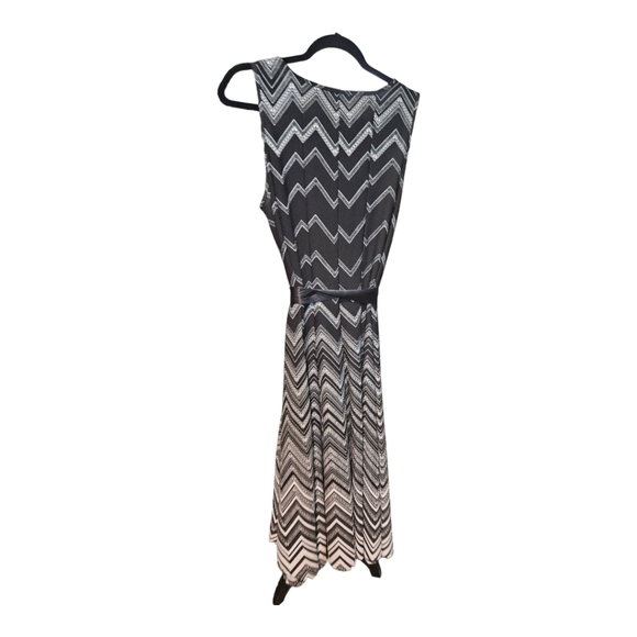 Haani Ladies Black and White Sleeveless Dress Size 1X - Picture 3 of 3